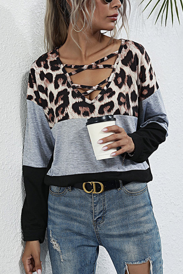 camiseta de manga larga con costuras y estampado de leopardo para mujer